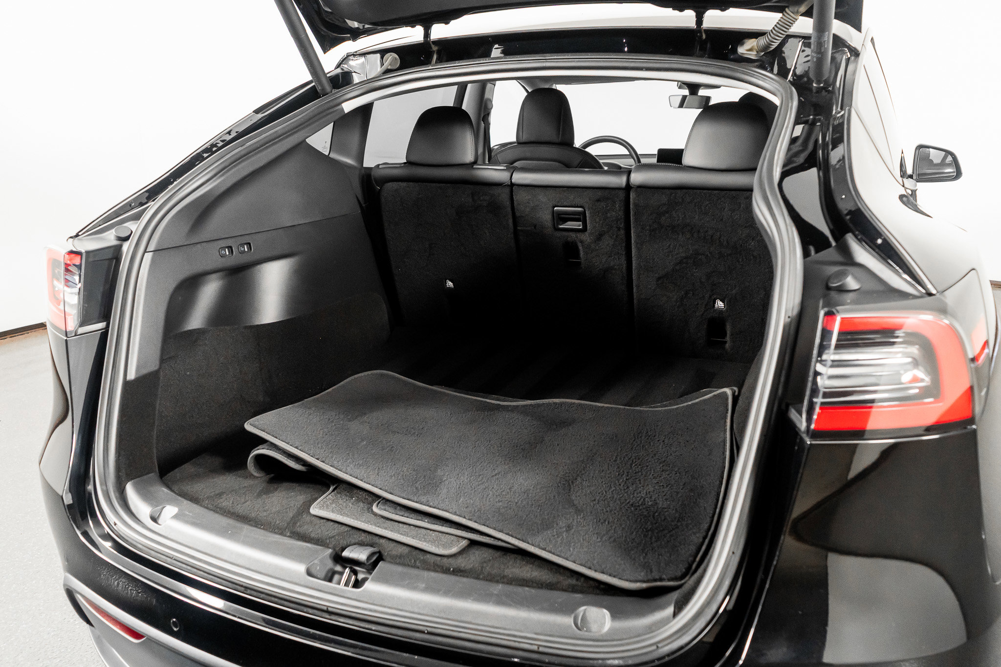 Used 2022 Tesla Model Y Long Range image 47