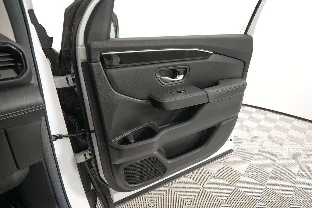 Used 2025 Honda Pilot Touring image 21