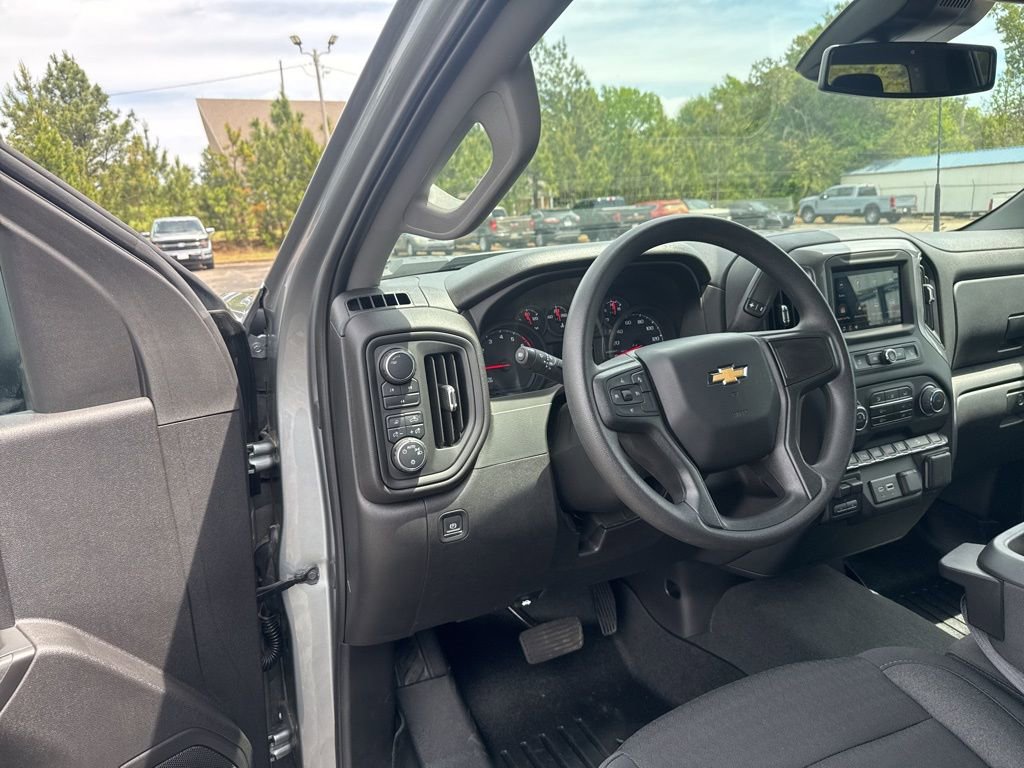 Used 2024 Chevrolet Silverado 2500 Custom w/ Custom Value Package AWD/4WD image 29