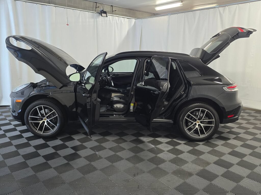 Certified 2026 Porsche Macan AWD/4WD image 13