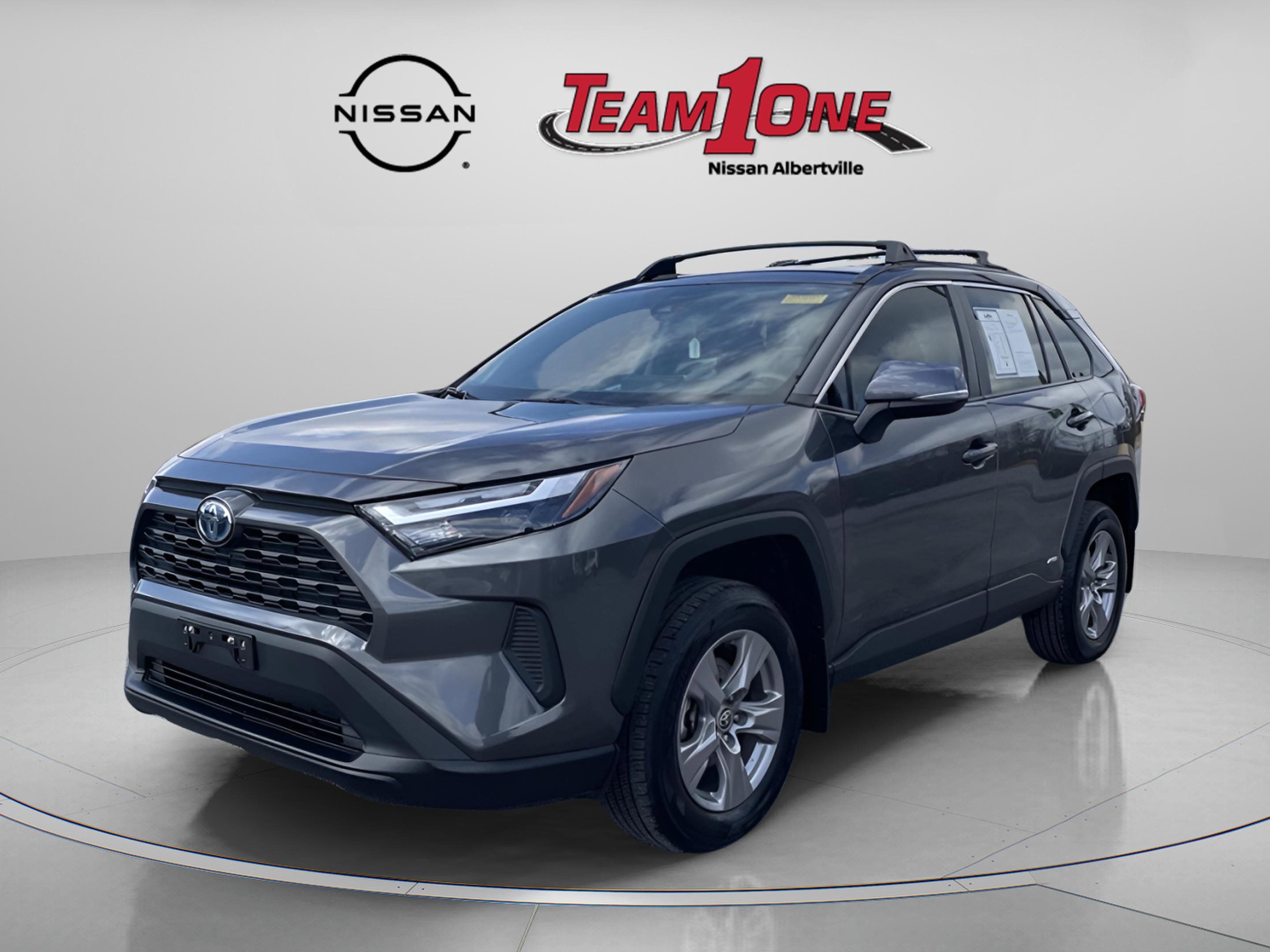 Used 2023 Toyota RAV4 XLE image 4