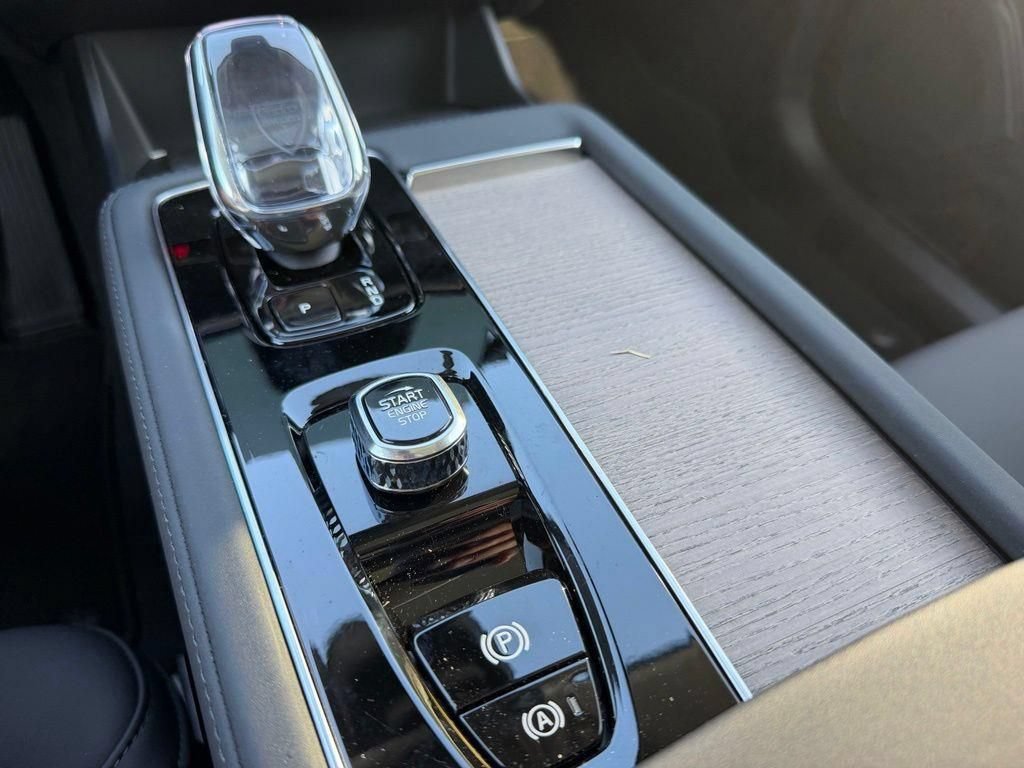 New 2026 Volvo XC90 T8 Plus w/ Protection Package AWD/4WD image 21