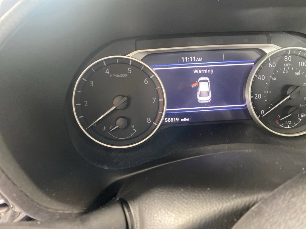 Used 2025 Nissan Sentra SR w/ SR Premium Package FWD image 5
