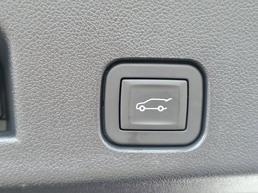 Used 2024 Chevrolet Traverse LT w/ Trailering Package image 35