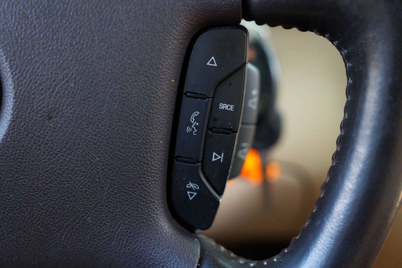 Used 2011 Buick Lucerne CXL FWD image 25