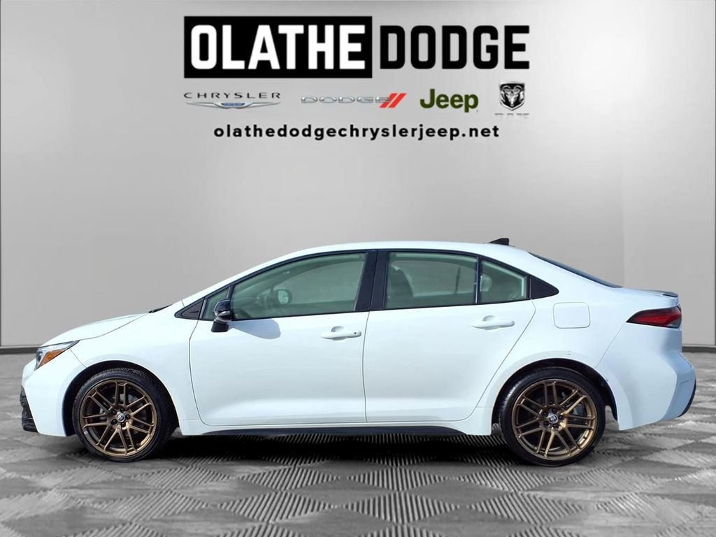 Used 2024 Toyota Corolla SE Nightshade image 18