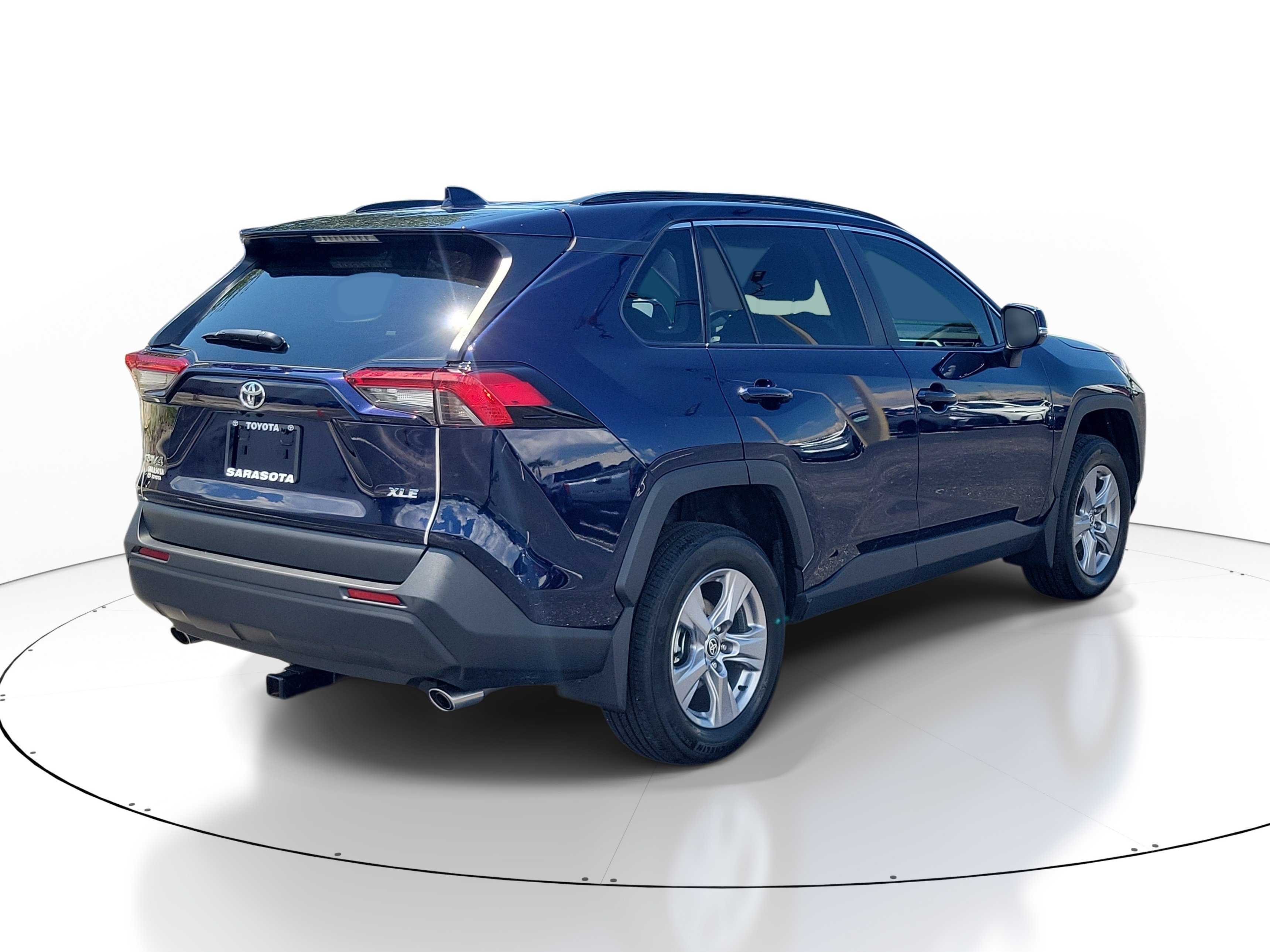 Used 2025 Toyota RAV4 XLE w/ Convenience Package FWD image 6