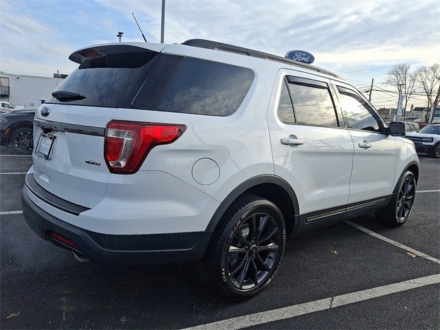 Used 2018 Ford Explorer XLT w/ Equipment Group 202A image 6
