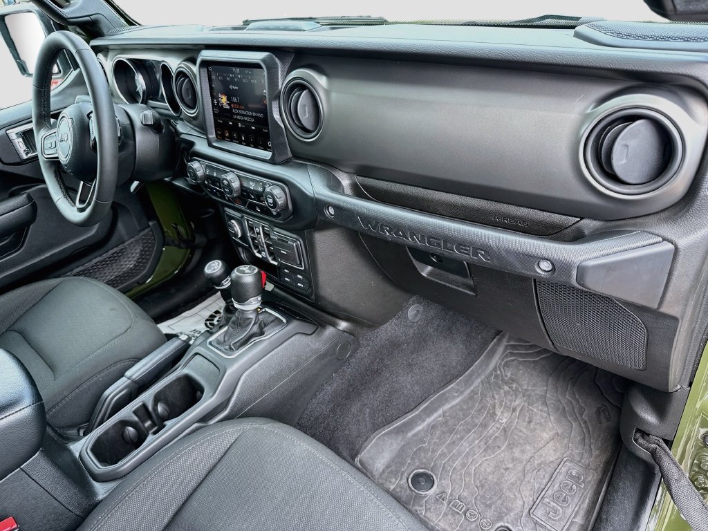 Certified 2023 Jeep Wrangler Unlimited w/ Sun & Screen Package AWD/4WD image 34