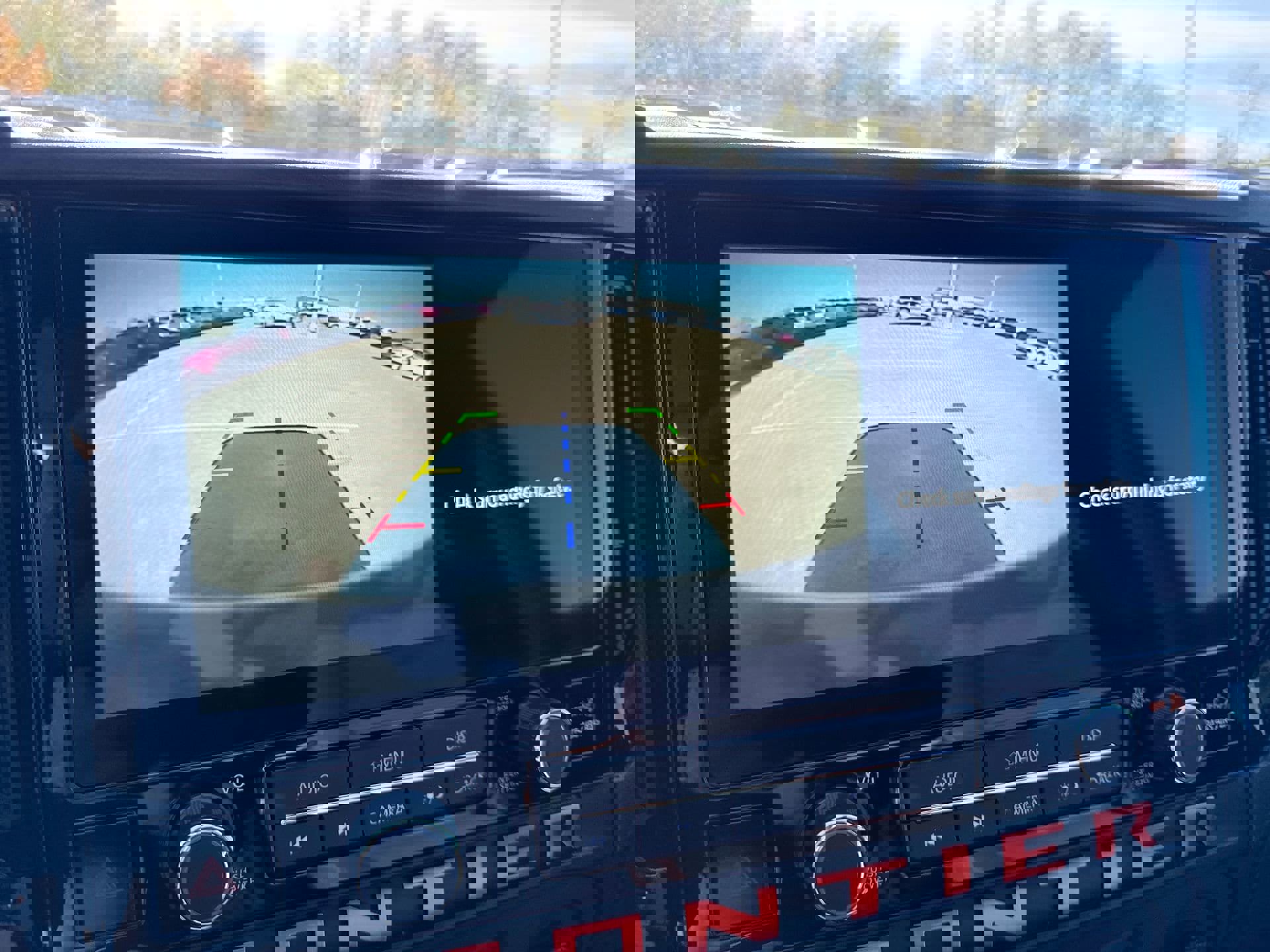 Used 2025 Nissan Frontier Pro-X image 22