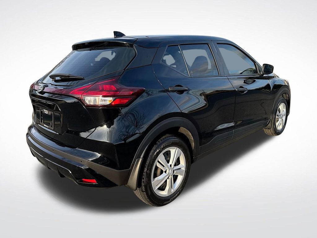 Used 2023 Nissan Kicks S image 7