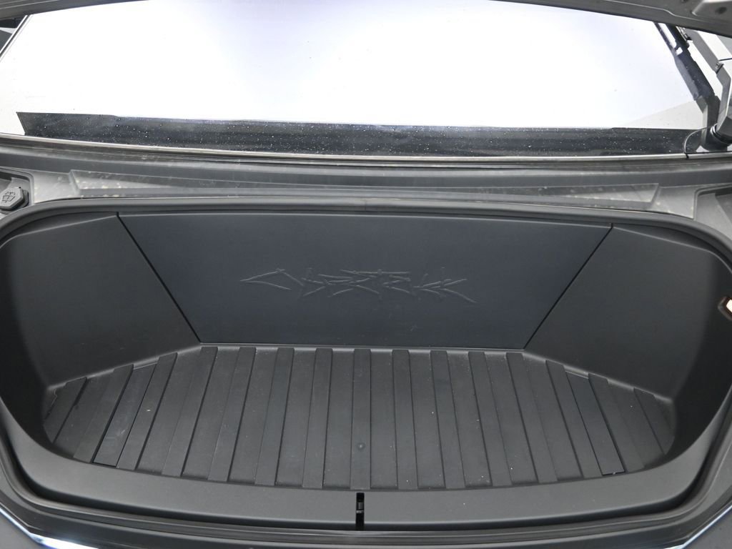Used 2025 Tesla Cybertruck AWD Crew Cab image 28