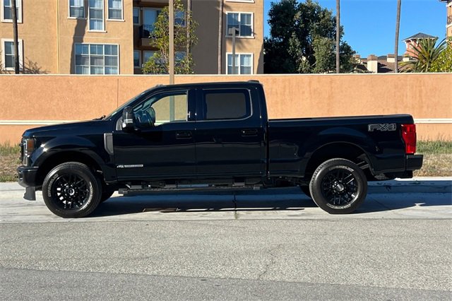 Used 2022 Ford F250 Lariat w/ Black Appearance Package image 7