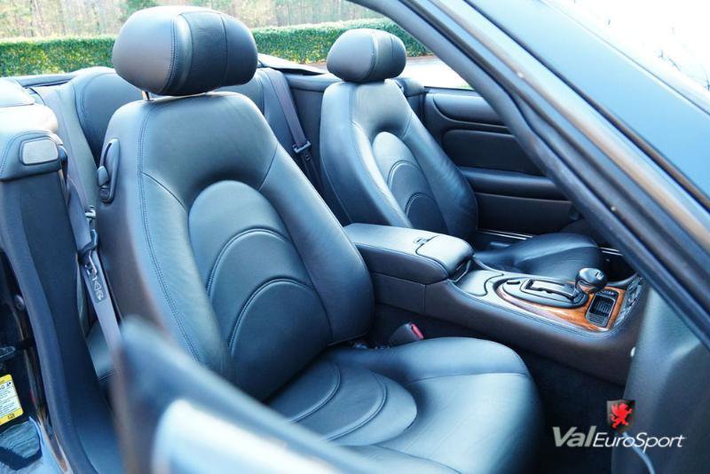 Used 2003 Jaguar XK8 Convertible image 37