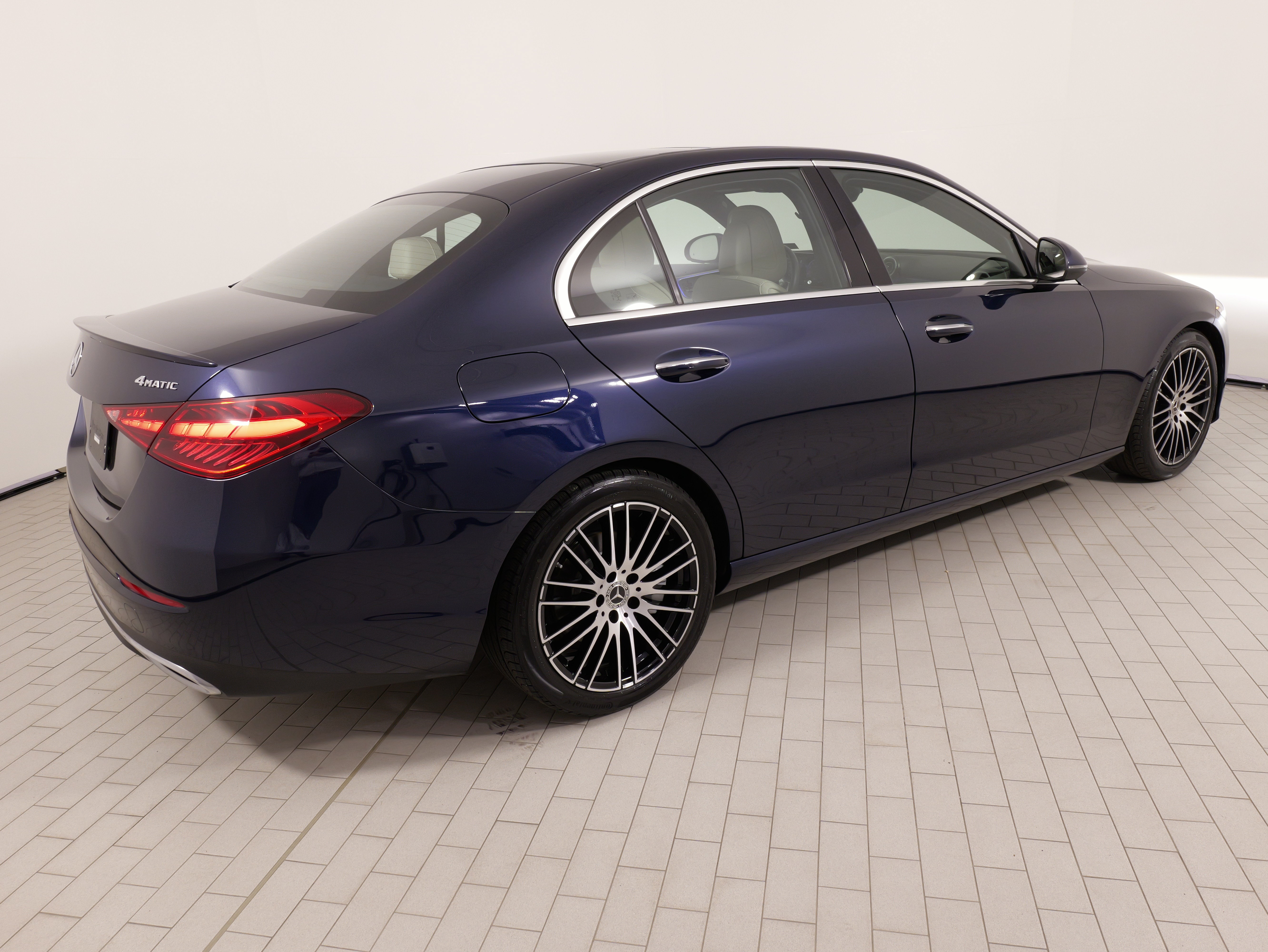 Used 2022 Mercedes-Benz C 300 4MATIC Sedan image 11