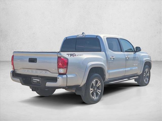 Used 2017 Toyota Tacoma TRD Sport RWD image 5