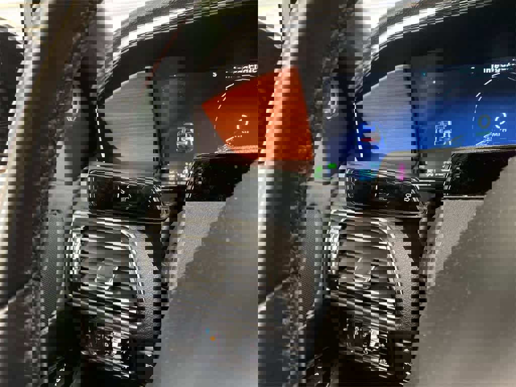 Used 2024 Lincoln Navigator L Premiere image 23