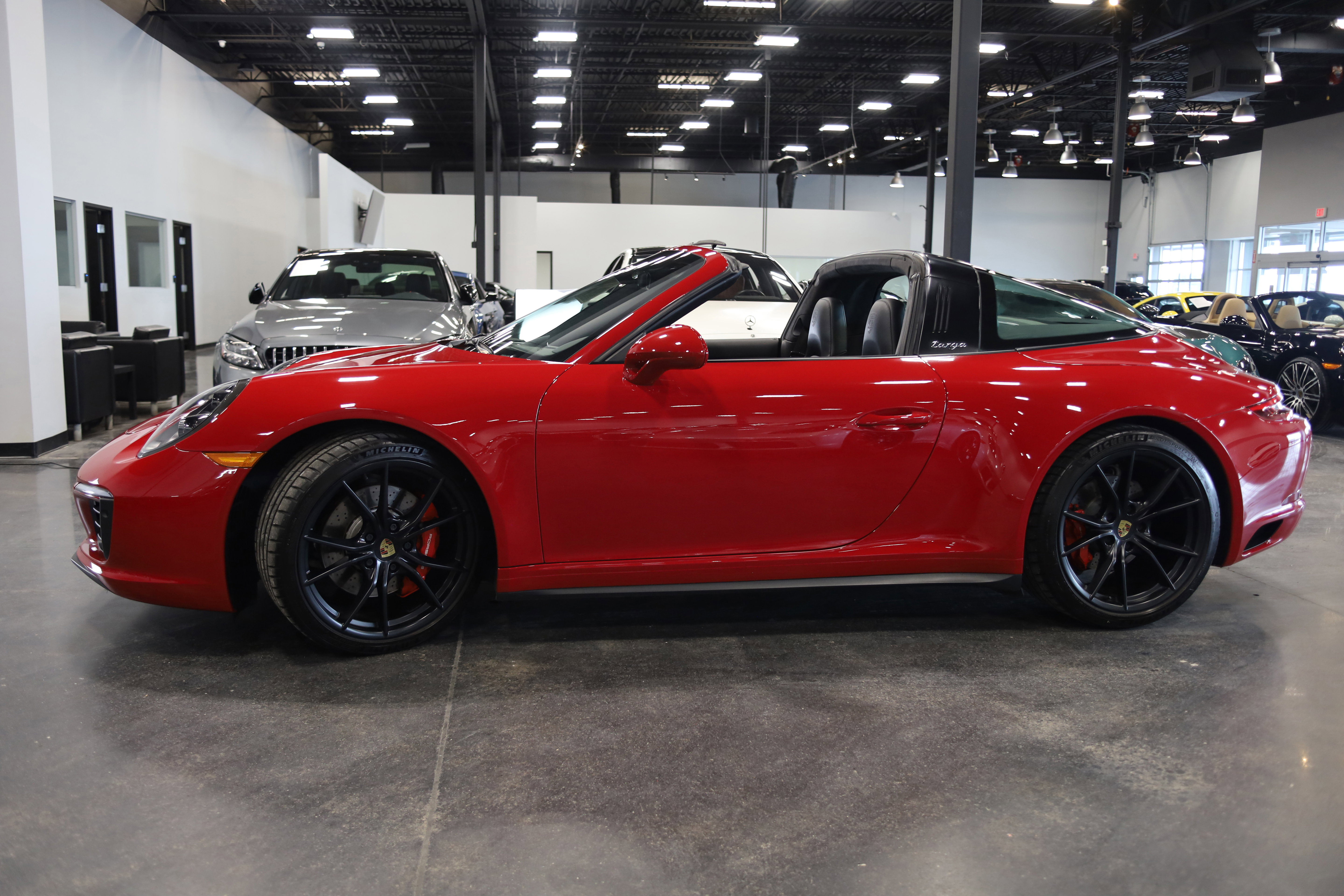 Used 2019 Porsche 911 Targa 4S image 8