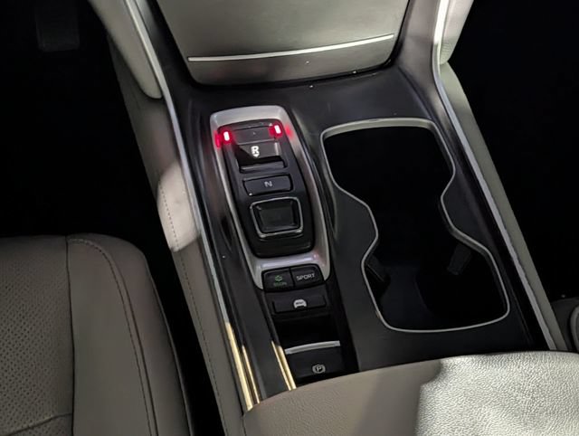 Used 2019 Honda Accord Touring image 13