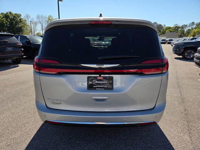New 2026 Chrysler Pacifica Select FWD image 12