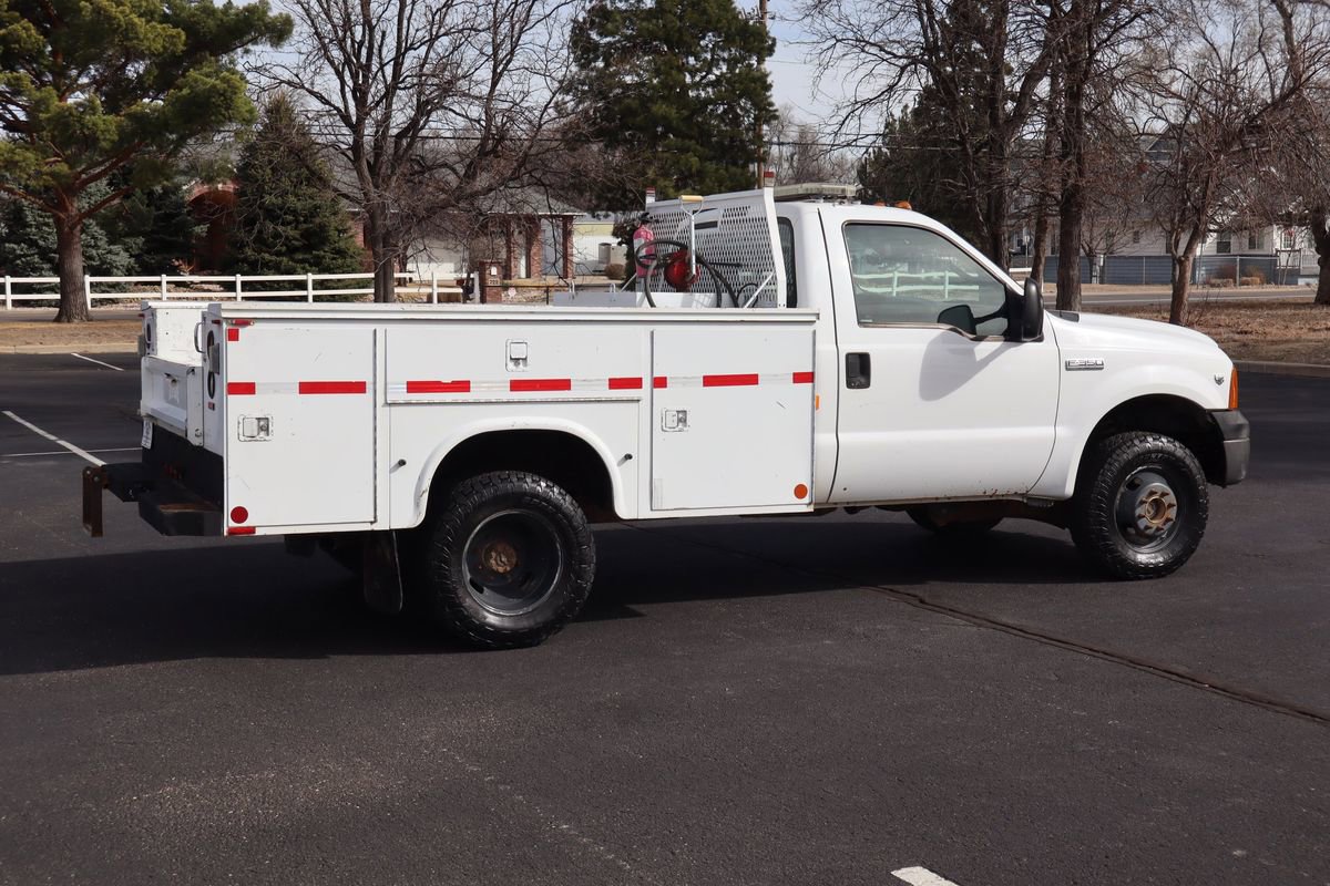 Used 2006 Ford F350 XL image 4