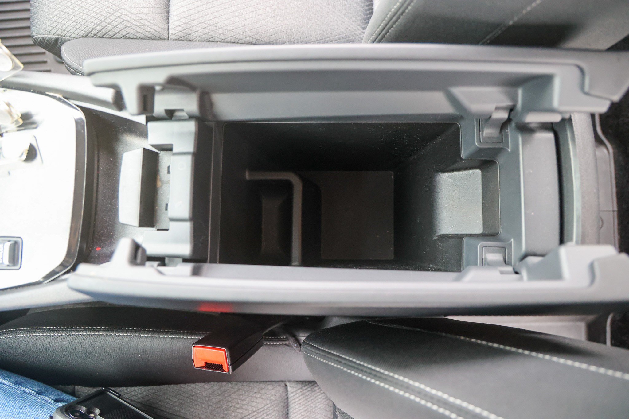 Used 2025 Nissan Rogue SV FWD image 25