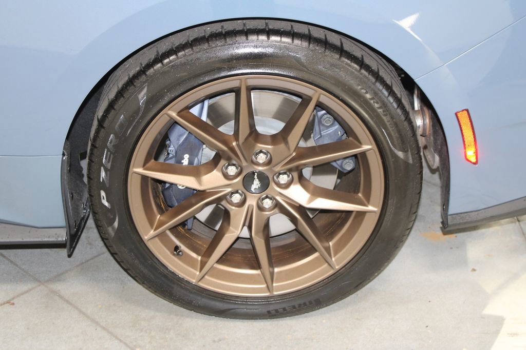 Used 2025 Ford Mustang Dark Horse image 17