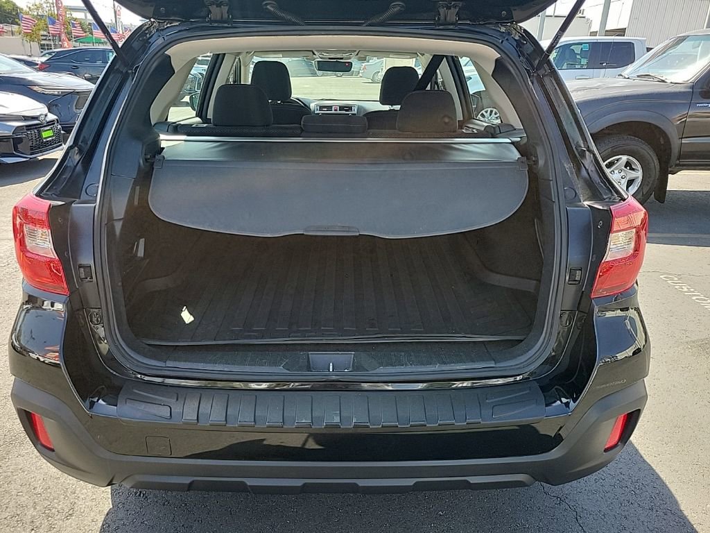 Used 2019 Subaru Outback 2.5i AWD/4WD image 11