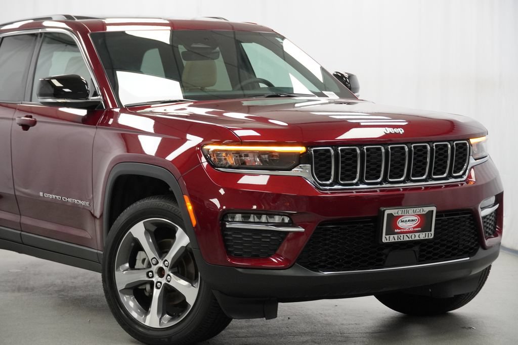 Certified 2025 Jeep Grand Cherokee Limited AWD/4WD image 3