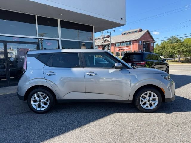 Used 2024 Kia Soul LX w/ Option Group 015 FWD image 18
