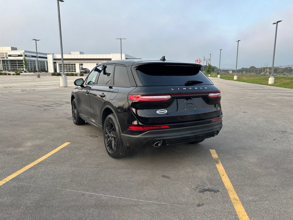 Certified 2025 Lincoln Corsair FWD image 8