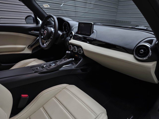 Used 2019 FIAT 124 Spider Lusso RWD image 14
