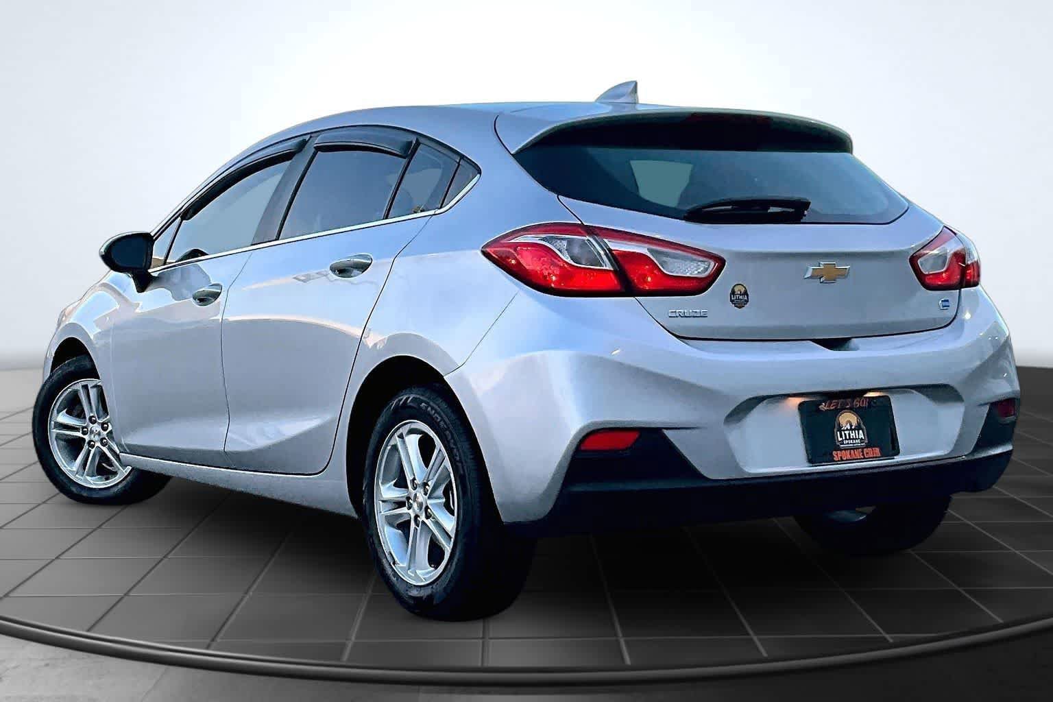 Used 2018 Chevrolet Cruze LT FWD image 4