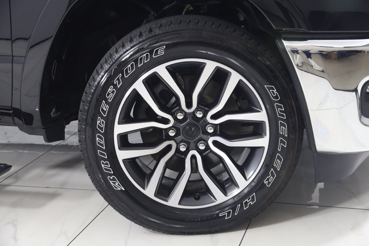 Used 2025 RAM 1500 Limited w/ Trailer Tow Group AWD/4WD image 20