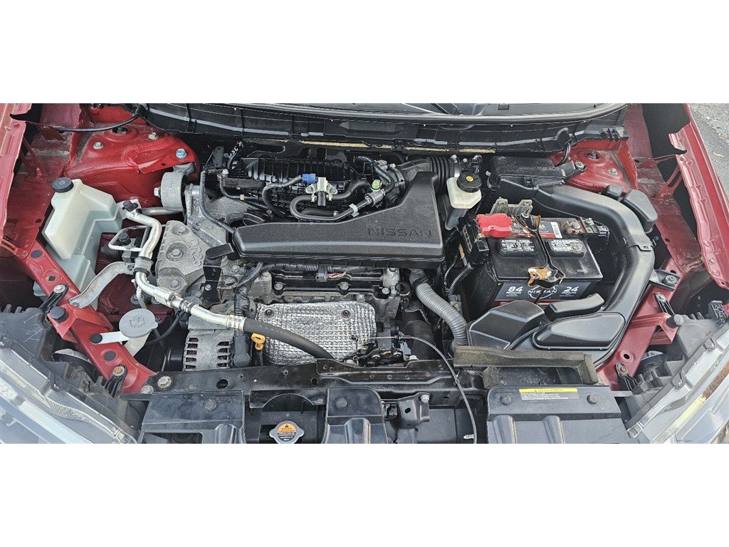 Used 2018 Nissan Rogue SV image 11