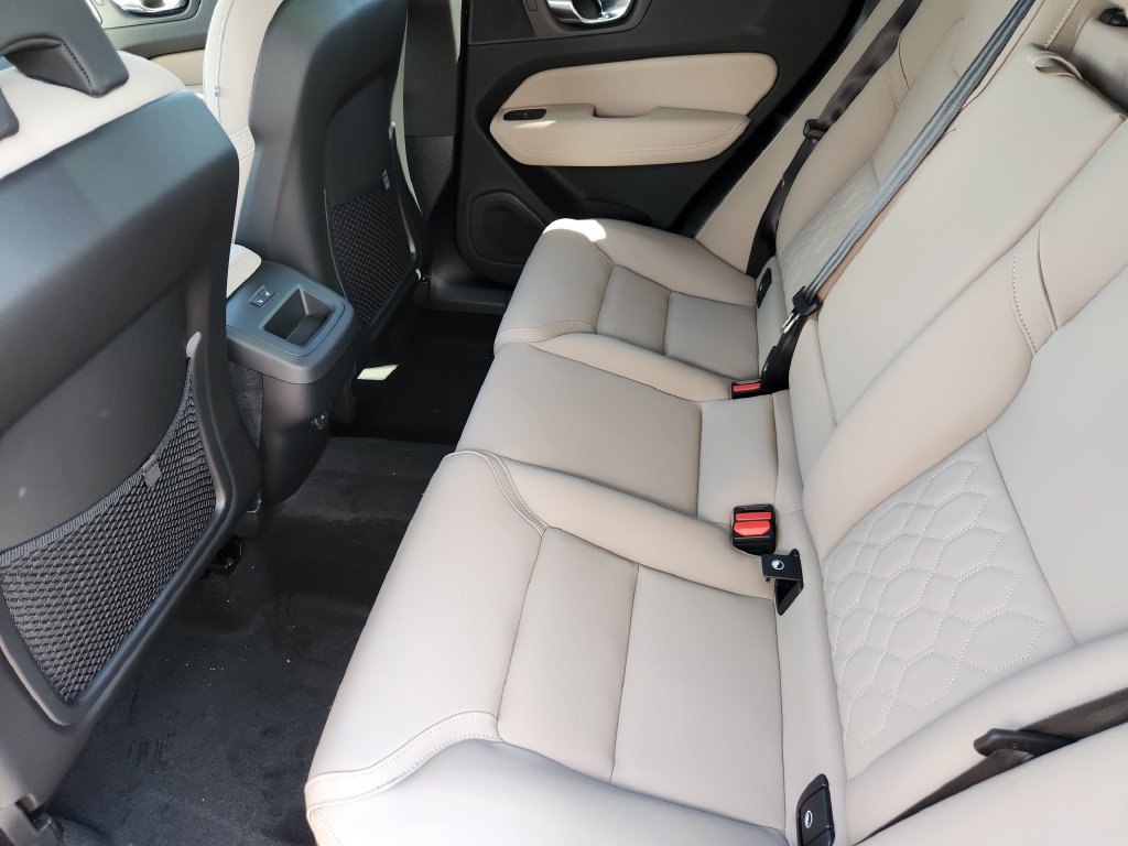 New 2027 Volvo XC60 B5 Plus AWD/4WD image 21