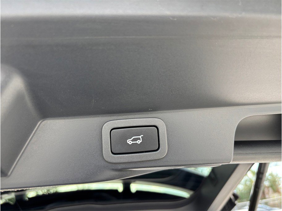 Used 2020 Land Rover Range Rover Sport SE image 50