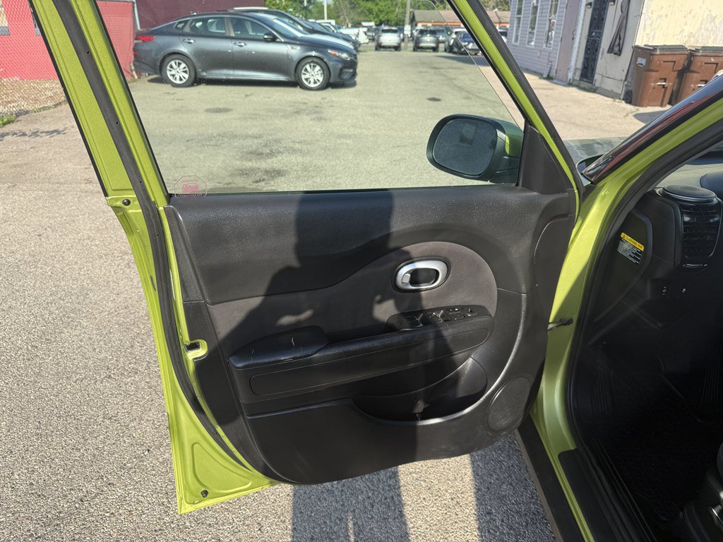 Used 2018 Kia Soul FWD image 11