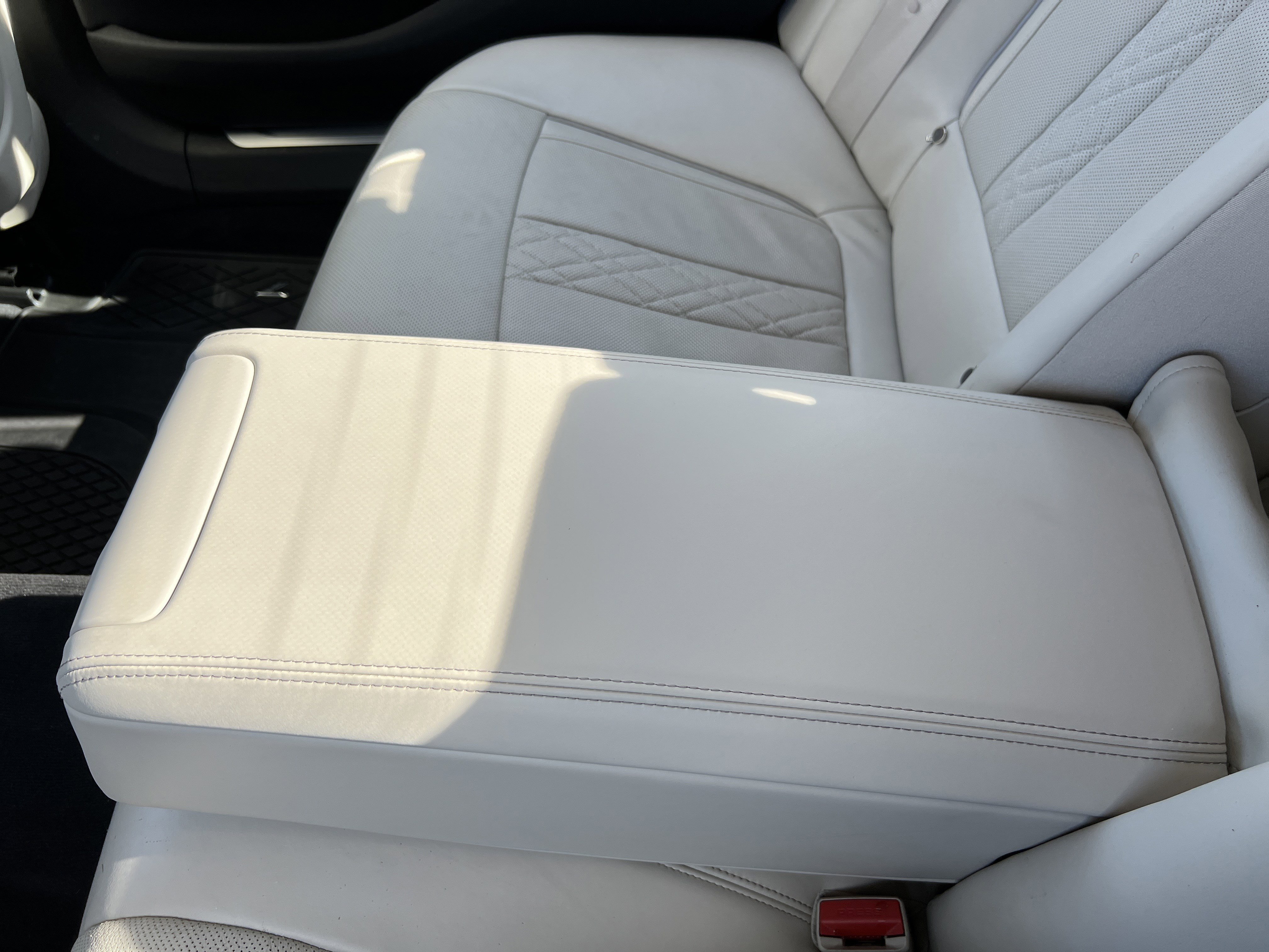 Used 2020 BMW 740i w/ Premium Package RWD image 43