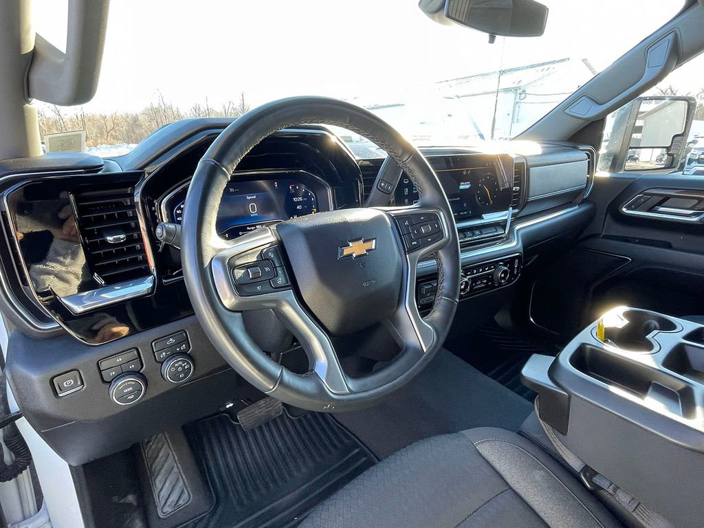 Used 2024 Chevrolet Silverado 2500 LT image 25