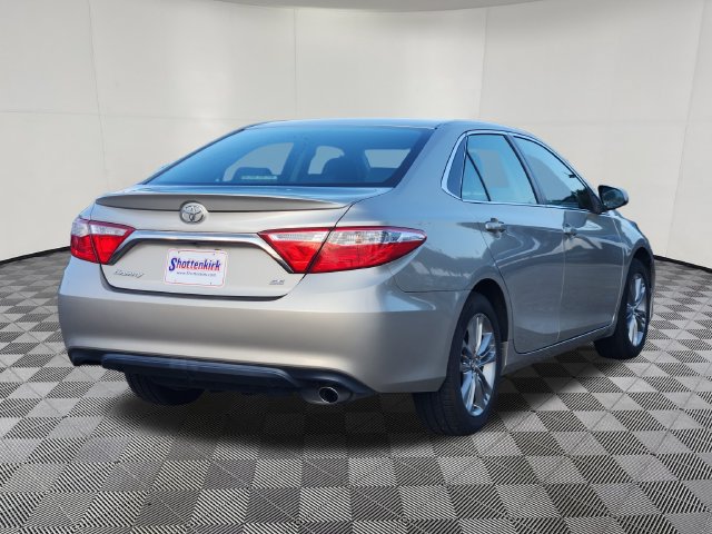 Used 2016 Toyota Camry SE FWD image 5