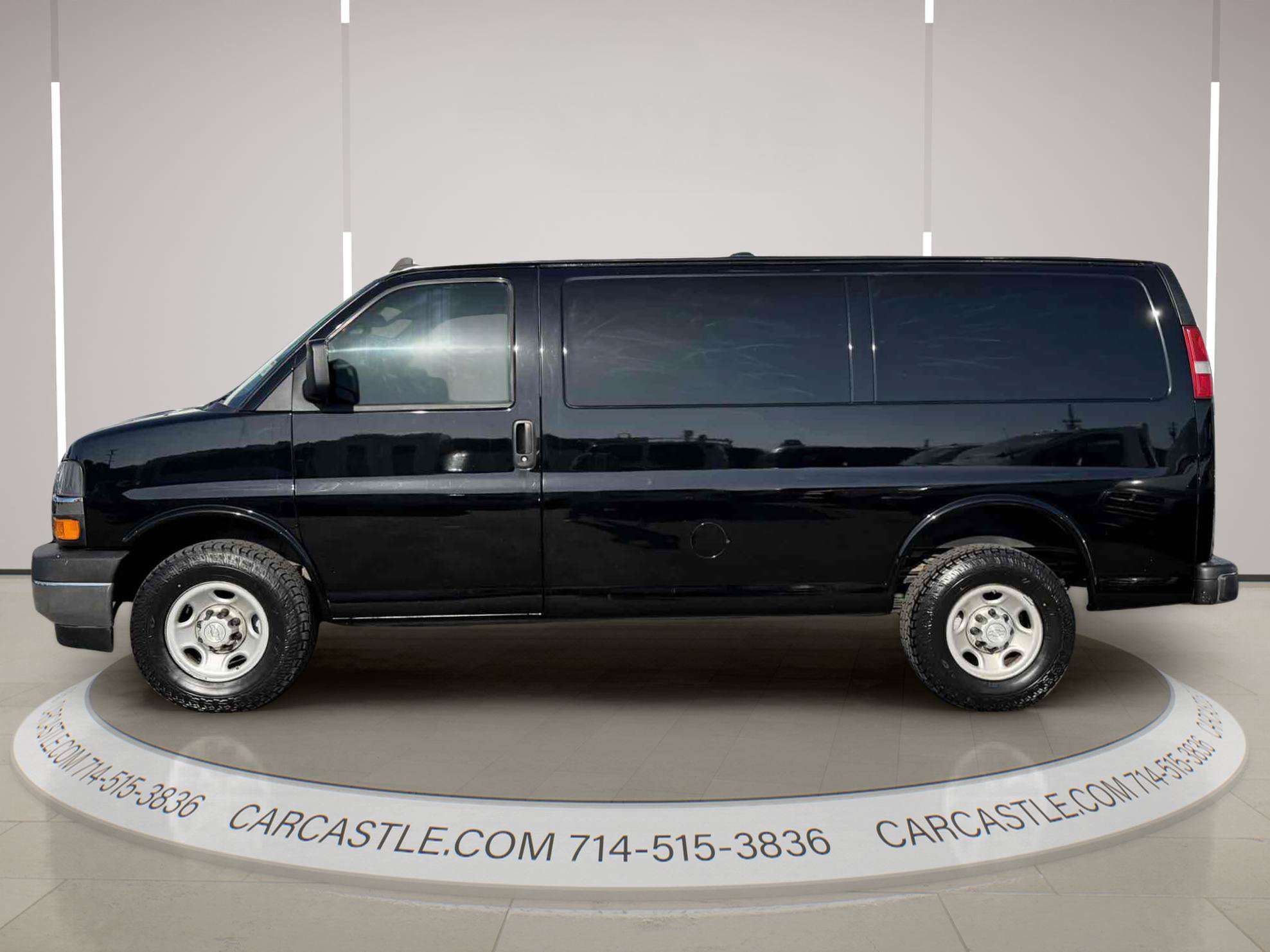Used 2018 Chevrolet Express 2500 w/ Driver Convenience Package RWD image 2