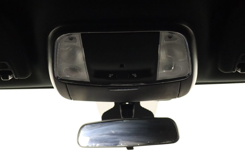 Used 2020 Jeep Grand Cherokee Laredo AWD/4WD image 23