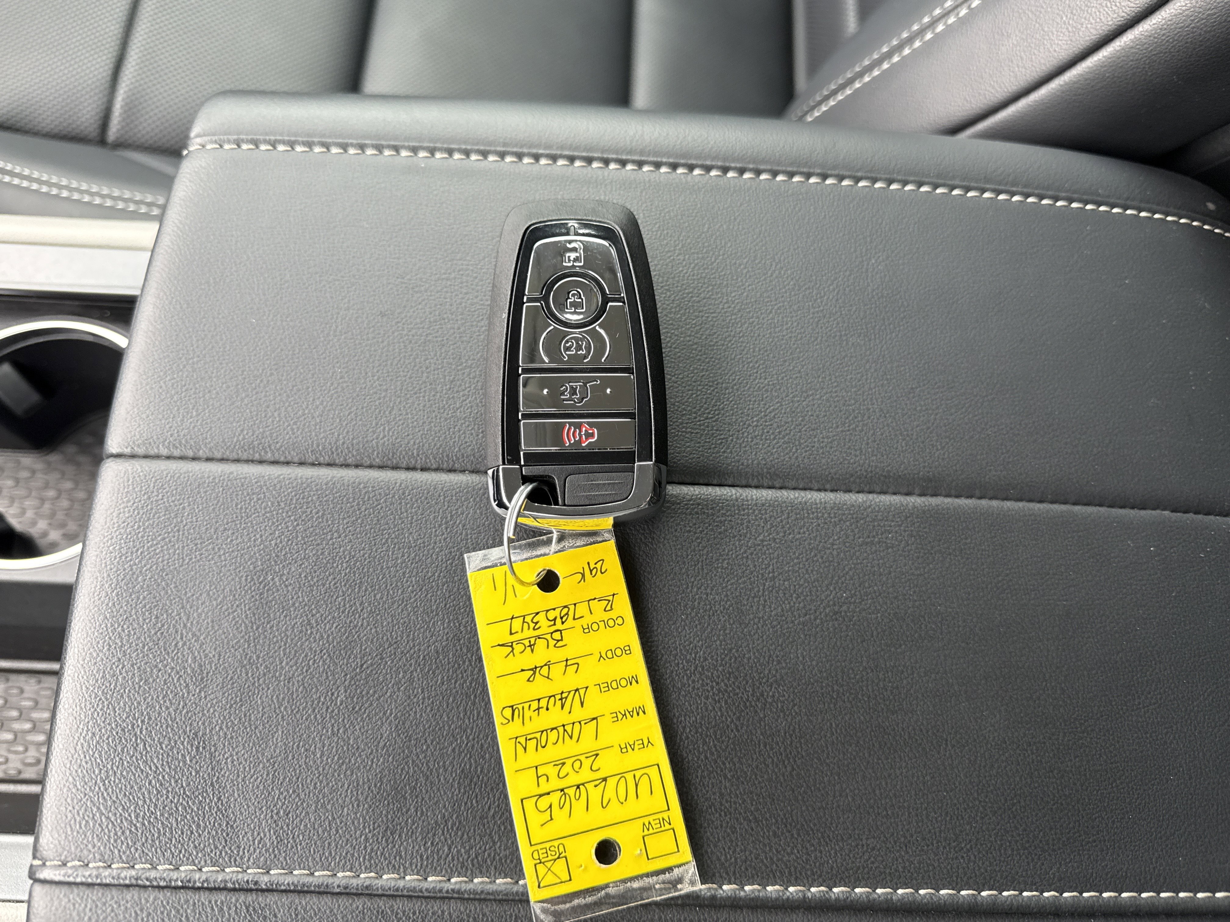 Used 2024 Lincoln Nautilus Premier image 21