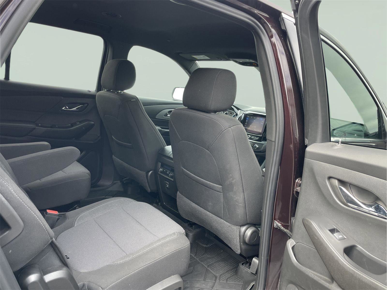 Used 2022 Chevrolet Traverse LT image 20
