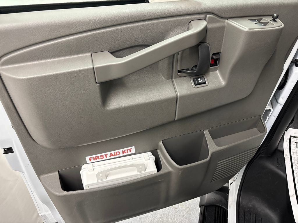 New 2024 Chevrolet Express 3500 Extended RWD image 10