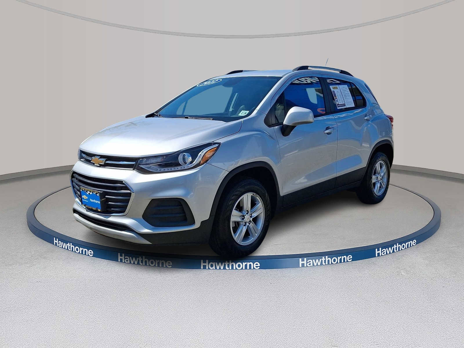 Used 2022 Chevrolet Trax LT w/ LT Convenience Package AWD/4WD image 3