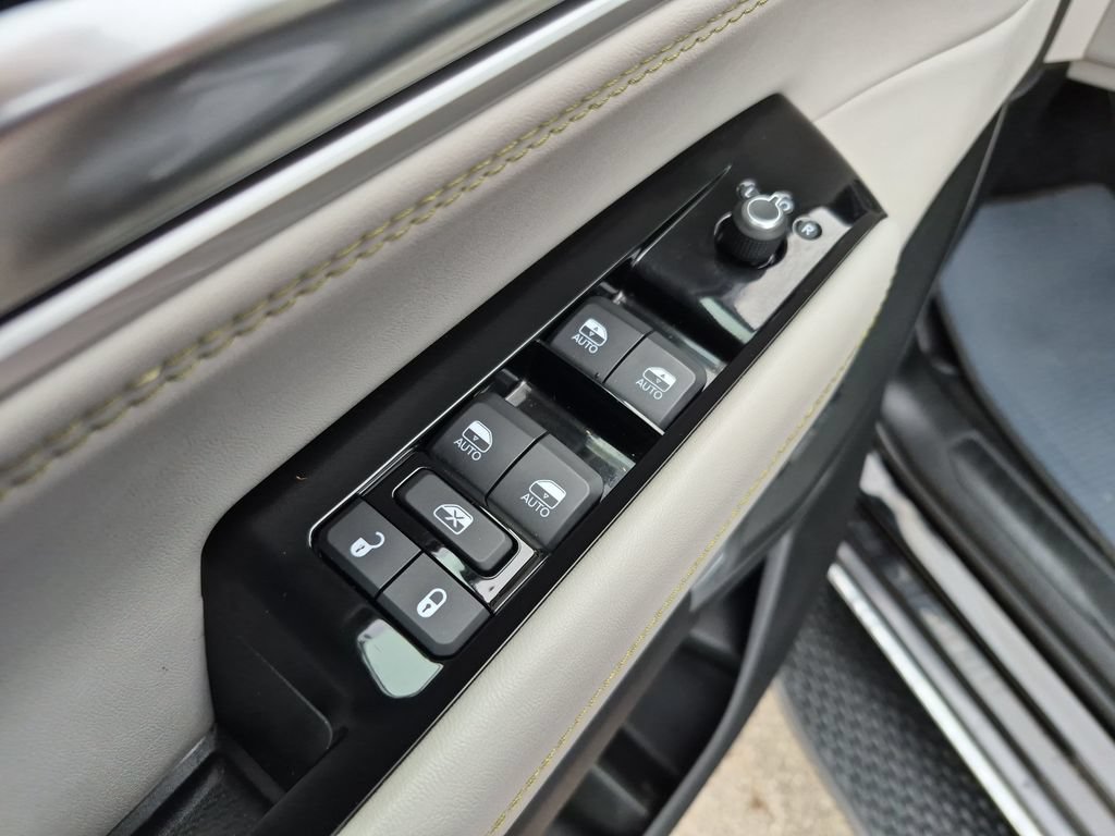 Used 2022 Jeep Wagoneer Series I w/ Premium Group I AWD/4WD image 21