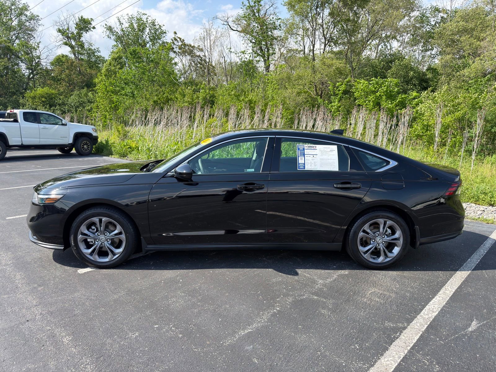 Used 2024 Honda Accord EX image 2