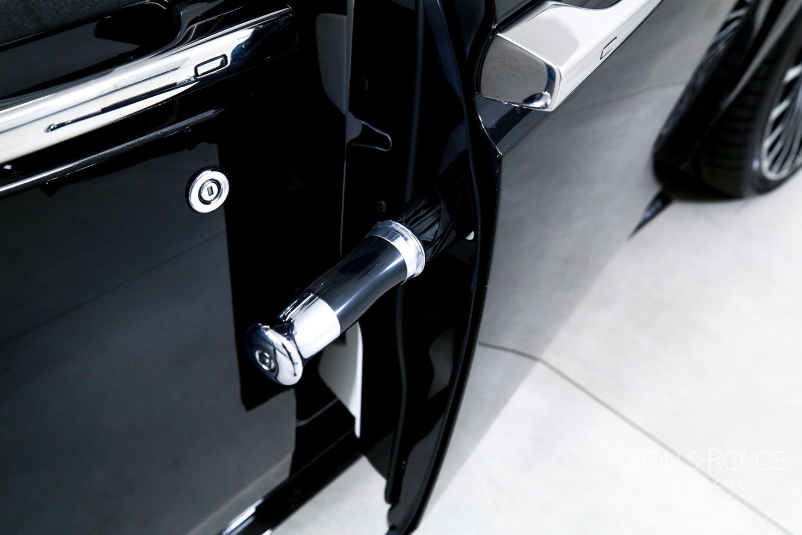 Used 2018 Rolls-Royce Phantom Sedan RWD image 24